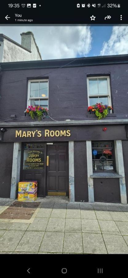 Mary Mullen'S Rooms Eyre Square. Голвей Екстер'єр фото